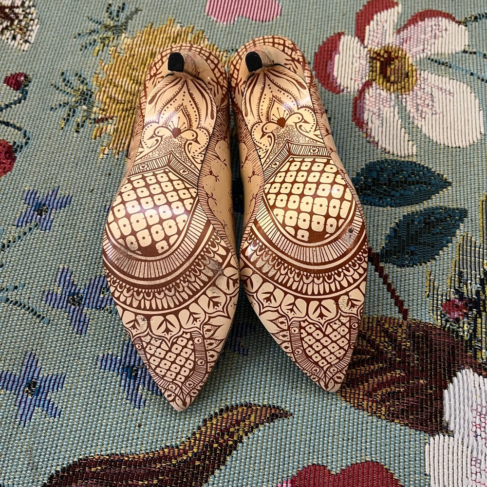 Taylor Says Hand Painted Henna Heels - Picture 4 of 5